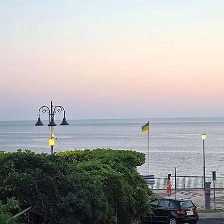 Lungomare 住宿加早餐酒店
